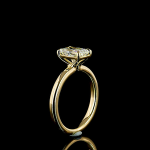 Bague de fiançailles élégante en or 18 carats avec diamant de laboratoire de 2,00 carats, forme radiante, solitaire, bijoux de mariée modernes, sertissage solitaire raffiné - Product Image 2