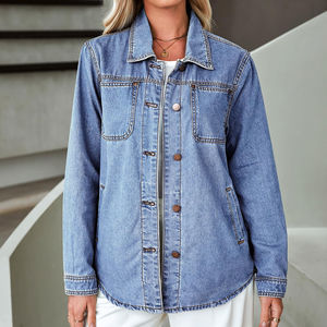 Vêtements décontractés Chemise boutonnée en denim pour femmes Chemises en jean élégantes et durables pour femmes Disponibles en vrac Quantité OEM - Product Image 5
