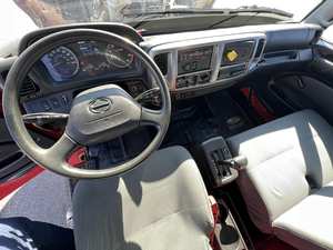 Camion à benne basculante à plateau plat de 24 pieds (2016, 268) avec 260 CV, boîte de vitesses automatique, durable et idéal pour le transport commercial - Product Image 2