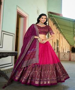 ชุดปาร์ตี้ lehenga choli ในผ้าไหมที่มีลำดับและเย็บปักถักร้อยรวมถึงการพิมพ์ dupatta ราคาต่ำที่ต้องมี - Product Image 6