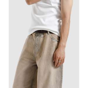 กางเกงยีนส์ทรงบอยเฟรนด์เอวสูงแบบหลวมๆ ตกแต่งด้วยคริสตัลเรียบง่าย ระบายอากาศได้ดี ทรงเข้ารูป ไซส์ XL กางเกงขาสั้นพิมพ์ลายสำหรับฤดูหนาว - Product Image 3