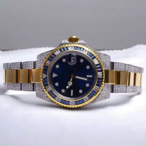 Reloj de Pulsera Unisex de Lujo Completamente Engastado con Moissanita VVS de Corte Baguette, Movimiento de Cuarzo, Resistente al Agua, Analógico, Estilo Antiguo - Product Image 1
