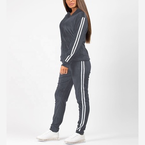 Conjunto Deportivo de Dos Piezas para Mujer con Logotipo Personalizado, Sudadera con Capucha y Pantalones Jogger Acampanados de Invierno, Marca Privada, Suministro de Fábrica OEM - Product Image 4