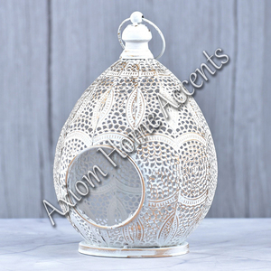 Linternas de velas de vacaciones contemporáneas, decoración festiva hecha a mano, elegancia moderna de Axiom Home Accents - Product Image 2