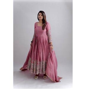 Elegante Vestido de Seda Chinon Pura para Mujer con Dupatta y Bordado Intenso para Bodas y Recepciones - Product Image 1