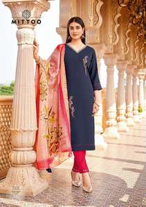 Conjunto Kurti de Seda Viscosa de Último Diseño con Pantalón y Dupatta Estampada para Mujer, Ropa Festiva, por Exportación - Product Image 2