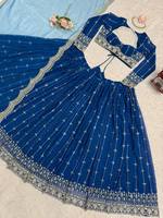 Lehenga Choli de qualité export, élégant et contemporain, pour les soirées cocktail, les événements de mode et les fêtes modernes, disponible à la vente