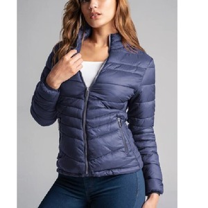 Veste matelassée légère tricotée imperméable pour femmes avec broderie automne hiver col de chapeau coupe ajustée fournisseur chaud de BD - Product Image 5
