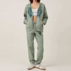 Style de marque mode à manches longues femmes brodé à capuche Streetwear à capuche tricoté Polyester/coton pull hiver - Product Image 2