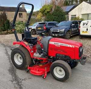 Tracteur de jardin Massey Ferguson 1525 22HP 2WD à transmission par engrenages, rouge, compact, utilitaire, pour pelouse - Product Image 5