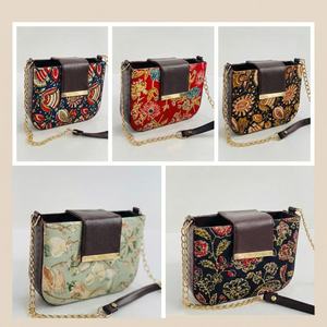 Bolso Bandolera de Lujo para Mujer, con Estampado Étnico, de Poliéster, con Correa de Cadena, Diseño Floral, Pequeño, Impermeable, de 9x6 Pulgadas - Product Image 3