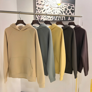 Sudadera de bolsillo con capucha y hombros caídos unisex - Product Image 1