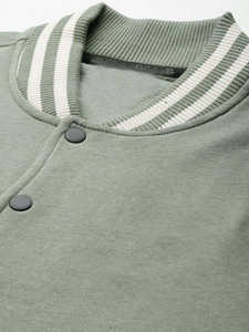 Chaqueta Universitaria de Invierno, Chaqueta Bomber Universitaria de Béisbol para Hombre con Mangas de Cuero y Parches Bordados Personalizados - Product Image 4