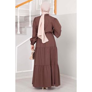 Robe Hijab Longue Détaillée Demi-Boutons Marron - Product Image 5