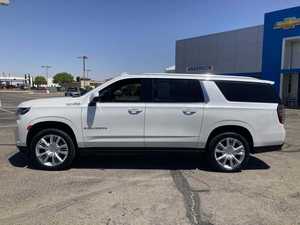 Sharp Dark 2024 Suburban High Country 4WD, Volante a la Izquierda, Asientos de Cuero Usados, Asientos en la Tercera Fila, Navegación Bluetooth - Product Image 3