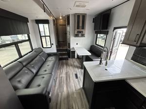 H-e-a-r-t-l-a-n-d R-o-a-d W-a-r-r-i-o-r 414 usado del 2022 en venta - Product Image 2