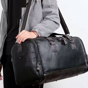 กระเป๋าดัฟเฟิลมีสไตล์พร้อมสายคล้องไหล่และกระเป๋าหลายใบเหมาะสำหรับใช้ในยิมกีฬาและกระเป๋าเดินทาง - Product Image 5