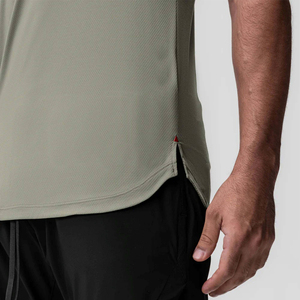 T-shirt d'entraînement de performance pour hommes OEM avec technologie absorbant la sueur pour le fitness et la salle de sport - Product Image 2