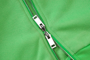 Sweat à capuche à manches longues 100% coton pour femmes avec coupe classique et design imprimé pour l'hiver - Product Image 3