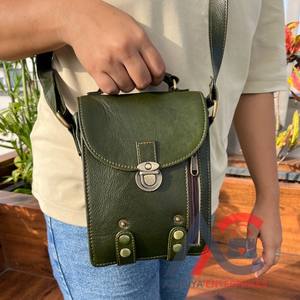 Bolso bandolera de cuero genuino de grano completo con varios compartimentos y soporte para teléfono móvil Bolso bandolera de cuero cosido a mano para unisex - Product Image 1