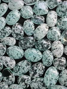 Hémimorphite naturelle faite à la main de haute qualité pierre précieuse en vrac Cabochon naturel hémimorphite forme mixte pour la fabrication de bijoux poli - Product Image 4