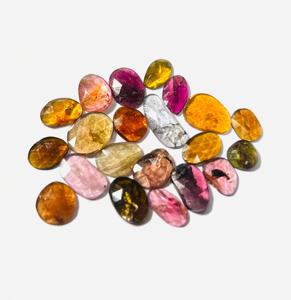 25,09 carats de pierres précieuses naturelles multi-tourmalines à taille rose, 9-14 mm, à changement de couleur, style unique, facettées - Product Image 2