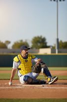 Protège-poitrine de baseball Fastpitch personnalisé 2025 de qualité supérieure en PU/PVC, personnalisable, souple et respirant