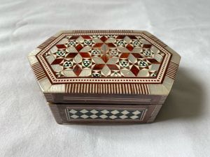 Boîte à bijoux en nacre avec de superbes motifs, parfaite pour les marchands de beauté en gros - Product Image 3