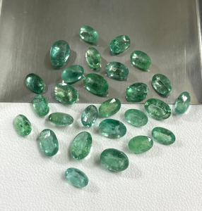 Fine Quality Natural Zambian Emerald Oval Cut 6x4-5x7mm Light Green Color Loose Gemstone for Making Jewellery at Best Price - Product Image 4