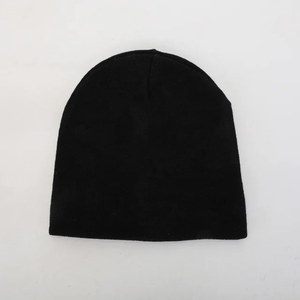 Gorro de invierno acrílico Unisex de alta calidad, gorro de punto negro personalizado al por mayor con bordado teñido y etiqueta tejida - Product Image 5