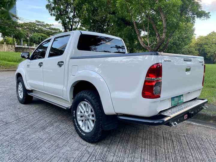 Toyota Hilux (2012-2016) - Affordable Used Cars with Good Mileage