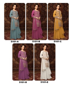 Hermoso Conjunto Tradicional de Fiesta con Bordado Pesado y Lentejuelas de 3mm - Nuevo Kurti de Seda Maruti Fashion de la India - Product Image 6