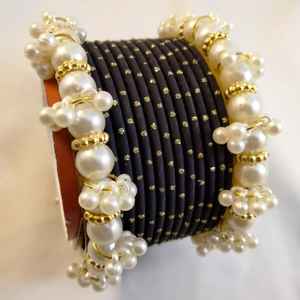 Ensembles de churiyan pakistanais et indiens hautement demandés, vêtements de mariage légers pour femmes, design de mariée, ensemble de chudiyan en velours pour femmes - Product Image 5