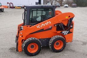 Achetez un chargeur sur chenilles Kubota SSV65 avec une excellente historique de performance. Chargeur sur chenilles Kubota de qualité supérieure pour la construction et le bâtiment. - Product Image 4
