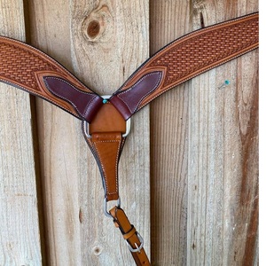 Pechera de Cuero para Caballo Estilo Western, Pechera para Montar a Caballo, Pechera Negra con Herrajes para Senderismo y Placer - Product Image 1
