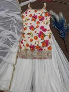 Salwar Kameez Tradicional de Fiesta, Diseño Indio, Seda Chinon Pesada, Bordado con Lentejuelas, Trabajo de Codificación, Relieve, Georgette Sintética - Product Image 5