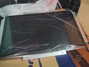 Moniteurs industriels d'occasion à châssis ouvert, testés et révisés, en stock pour la vente - Product Image 1