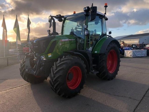 Tractor Agrícola Fendt 724 Vario con Transmisión por Engranajes, 4x4, 40 HP, Rendimiento Premium, Nuevo, con Motor Inteligente - Product Image 1