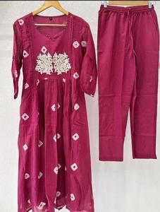 Ensemble de 3 pièces en coton : haut, pantalon et dupatta, en coton Mul Mul, broderie lourde, haut et pantalon au prix d'usine - Product Image 3