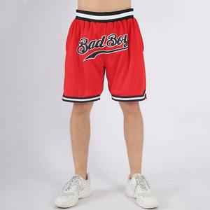 Short de basket-ball pour hommes personnalisé OEM 100% maille de polyester respirant avec taille moyenne sublimation personnalisée poches latérales utilisation en équipe de club - Product Image 2
