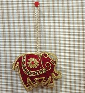 เครื่องประดับตกแต่งต้นคริสต์มาสสีแดงสดใสขนาด 4 นิ้ว สำหรับงานฝีมือและของขวัญ ขายส่ง - Product Image 5