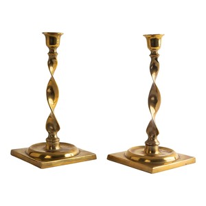 Bougeoir minimaliste en aluminium avec finition contemporaine élégante pour la décoration de la maison Événements de Noël de Pâques Paramètres romantiques - Product Image 1