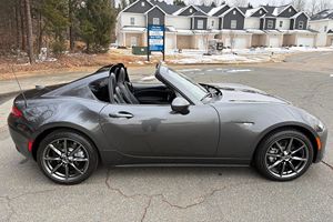 Mazda MX-5 Miata RF Grand Touring 2018 d'occasion en excellent état - Product Image 3