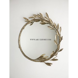 Venta directa de fábrica Espejo decorativo de pared de latón macizo para el hogar Espejo de pared de color dorado de forma redonda hecho a mano más vendido en la India - Product Image 3