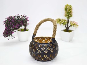 Mini lanterne vintage en métal avec poignée en corde, design au laser, bougeoir fait main pour la décoration de la maison - Product Image 2