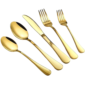 Cuillère de table en métal décorative en laiton, design simple, gravée à la main, pour la présentation des plats - Product Image 1