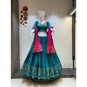 Chaniya Choli traditionnel pour femmes en coton Khadi lourd avec impression à la main, dupatta vintage, tenue spéciale Navratri 2025 - Product Image 1