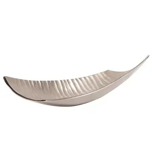 Plateau en métal élégant fait à la main, accessoires de table, finition artisanale, plateau en métal avec bordure sculptée décorative, artisanat plaqué, sûr - Product Image 1