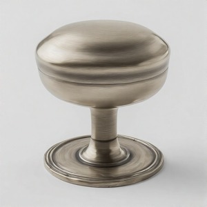 Bouton de porte rond en nickel poli CrownKnob Royal Arc, esthétique moderne et élégante avec des détails luxueux pour des intérieurs haut de gamme - Product Image 4
