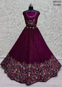 Belle Robe Incroyable Chinnon Lehenga Choli & Dupatta Avec Multi Fil Zari Séquence Fantaisie Broderie Travail Fournisseur En Gros - Product Image 5